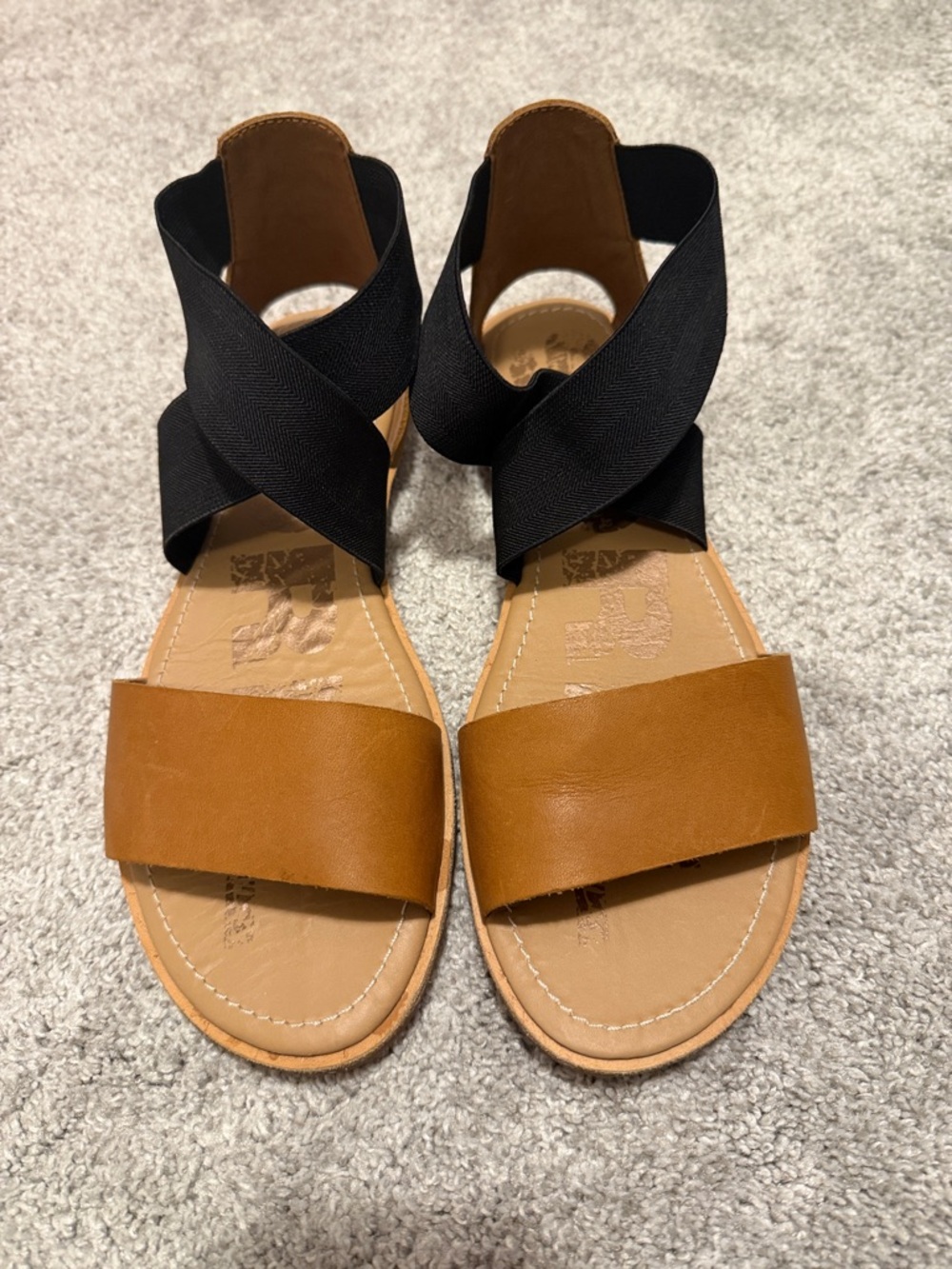 Sorel Two-Tone Tan and Black Crisscross Strap Sandals